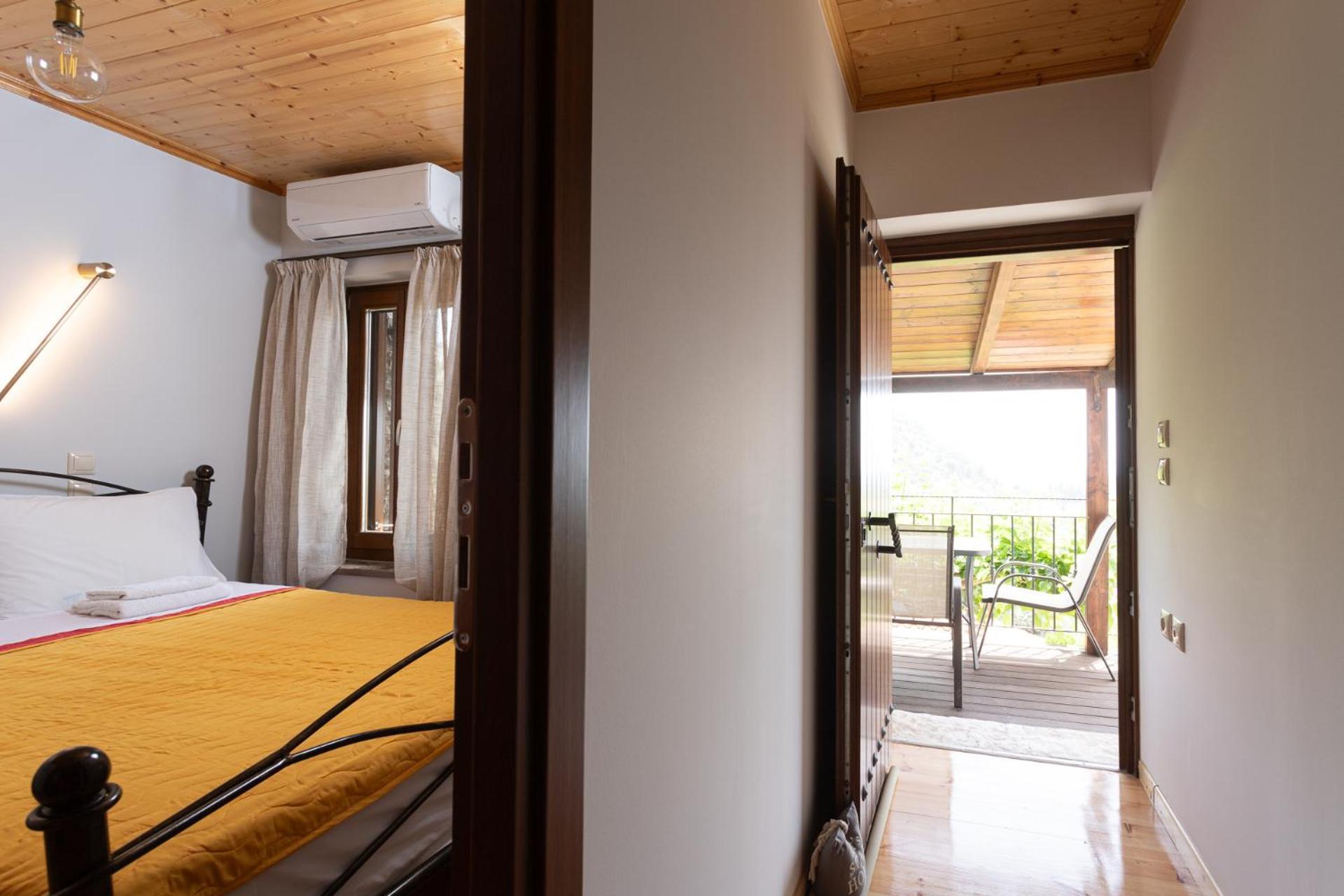 To Spiti Sto Castro Apartment Nafpaktos Bagian luar foto