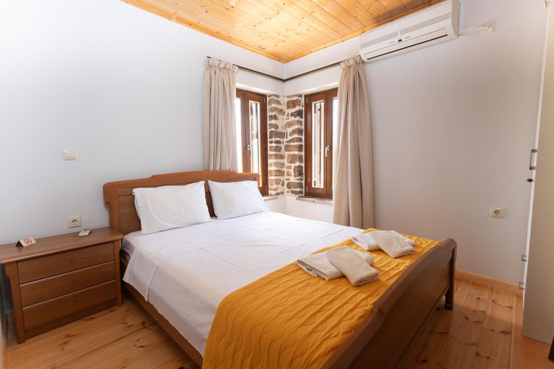 To Spiti Sto Castro Apartment Nafpaktos Bagian luar foto