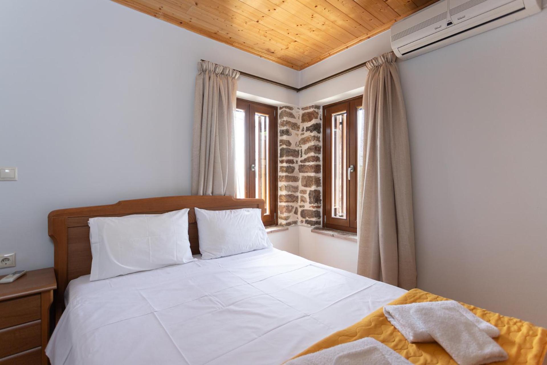 To Spiti Sto Castro Apartment Nafpaktos Bagian luar foto